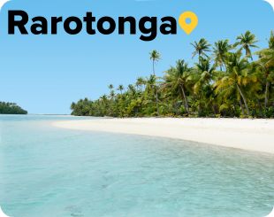 Turquise waters and palm trees in Rarotonga 