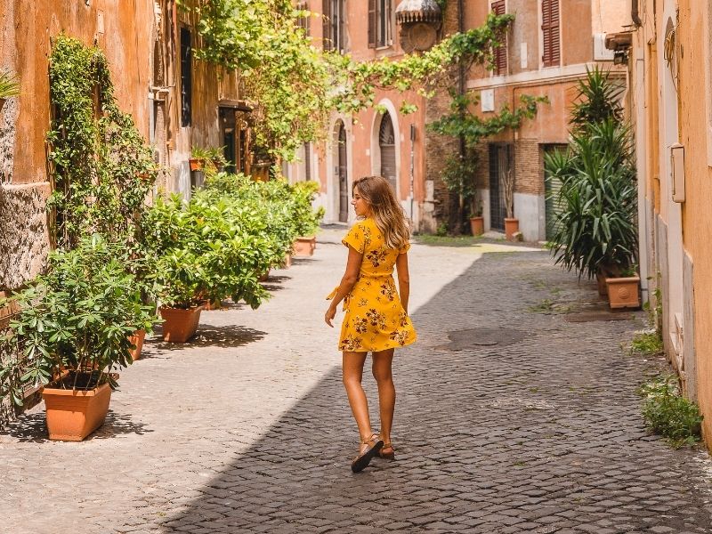 Rome-Girl-Side rome-fountain